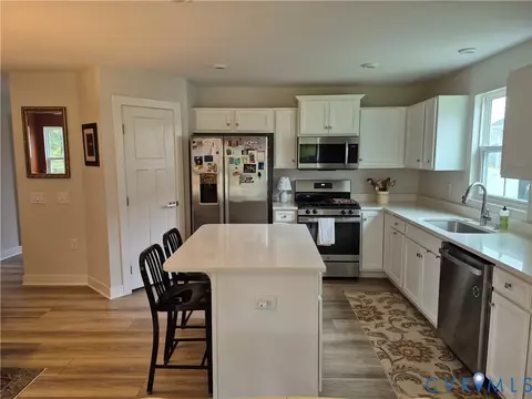 7430 E Danube Loop, New Kent, VA 23124 photo 13