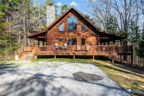190 192 Vacation Dr, Farmville, VA 23901