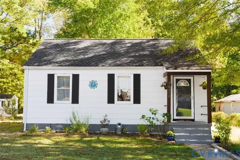 14215 Bermuda Ave, Chester, VA 23836