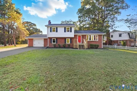 4401 Greenbriar Dr, Chester, VA 23831
