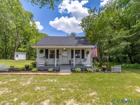 4 Memory Ln, Cumberland, VA 23040