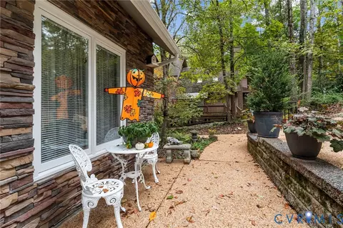 Exterior - 3209 Shadow Oaks Rd, Midlothian, VA 23112 photo 13 of 14