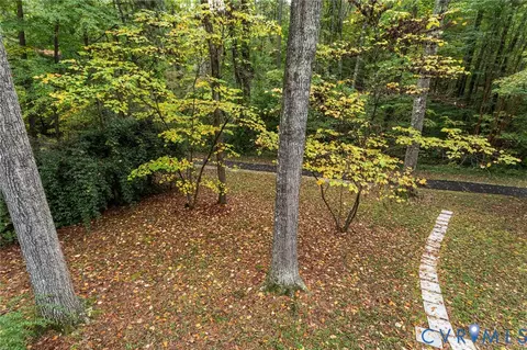 Exterior - 3209 Shadow Oaks Rd, Midlothian, VA 23112 photo 9 of 14