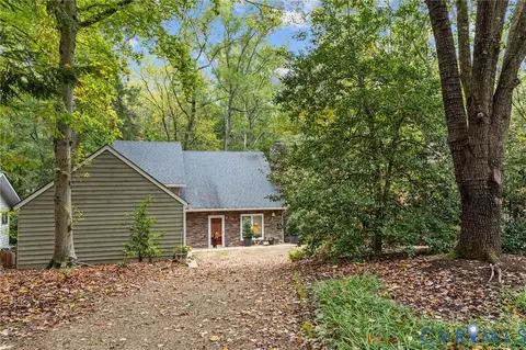 Exterior - 3209 Shadow Oaks Rd, Midlothian, VA 23112 photo 12 of 14