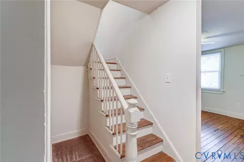 Entry Way - 818 Spring St, Richmond, VA 23220 photo 4 of 6