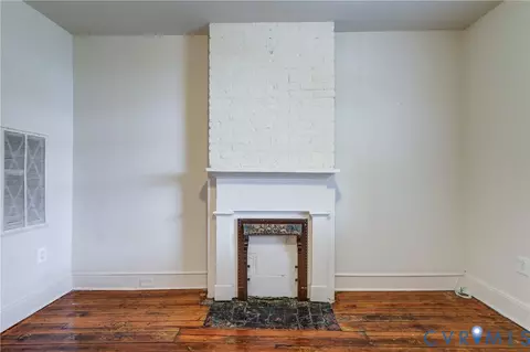 Living - 818 Spring St, Richmond, VA 23220 photo 3 of 4