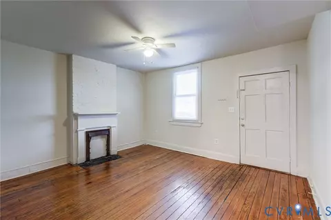 Living - 818 Spring St, Richmond, VA 23220 photo 2 of 4