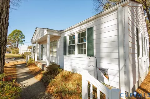 5618 River Rd, Petersburg, VA 23803