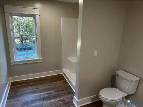 Bath - 595 Liberty Rd, Alberta, VA 23821 photo 3 of 4