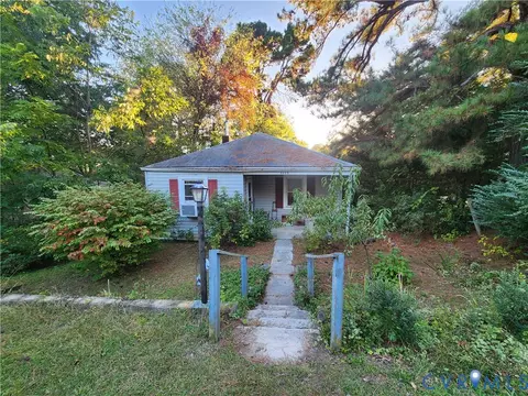 1815 Roberts St, Farmville, VA 23901