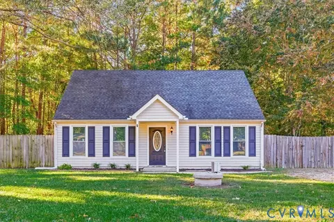 10904 Sweetgum Ln, Disputanta, VA 23842