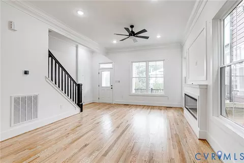 Living - 903 N 5 N 36th St, Richmond, VA 23223 photo 2 of 7