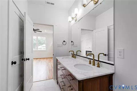 Bath - 903 N 5 N 36th St, Richmond, VA 23223 photo 4 of 7