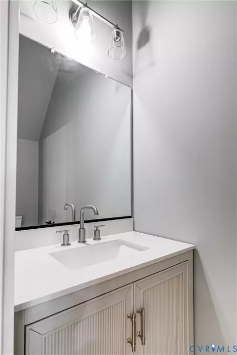 Bath - 903 N 5 N 36th St, Richmond, VA 23223 photo 1 of 7
