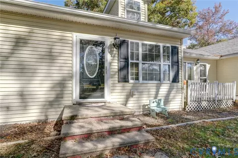 7759 Howerton Rd, Dunnsville, VA 22454