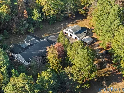 9402 Dry Creek Rd, Chesterfield, VA 23832