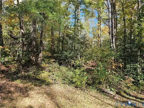 2614 Perkinsville Rd, Maidens, VA 23102