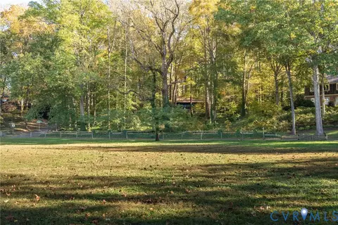 Exterior - 8801 Riverside Dr, Richmond, VA 23235 photo 16 of 17