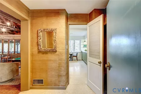 Entry Way - 8801 Riverside Dr, Richmond, VA 23235 photo 1 of 2