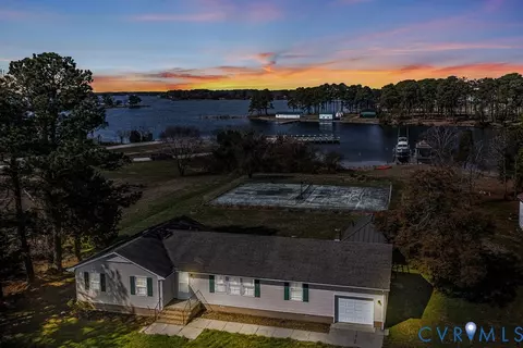 2082 Fleeton, Reedville, VA 22539