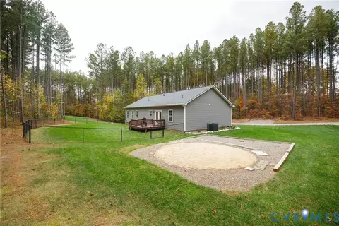 4875 Kimber Ln, Gum Spring, VA 23065 photo 13