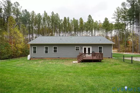 4875 Kimber Ln, Gum Spring, VA 23065 photo 9