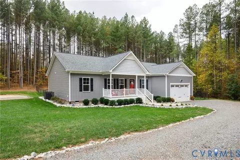 4875 Kimber Ln, Gum Spring, VA 23065 photo 3