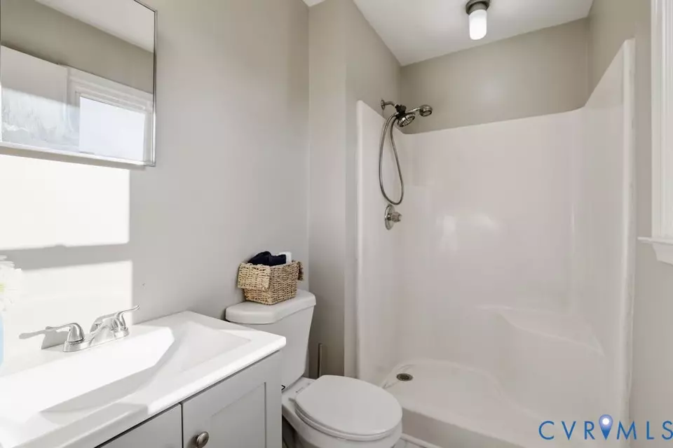 Bath - 1601 Holly Hills Rd, Powhatan, VA 23139 photo 2 of 2