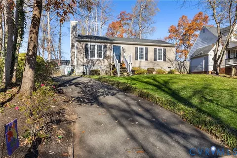 8400 Debbs Ln, Richmond, VA 23235