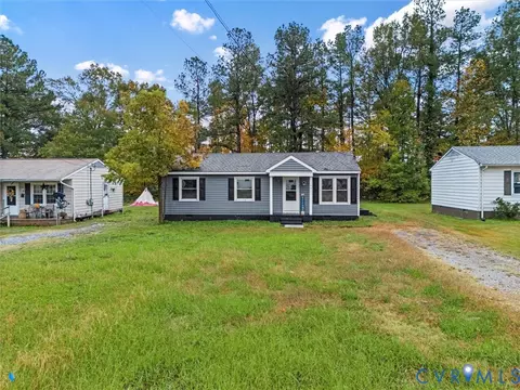 407 Tunstall Ave, Blackstone, VA 23824