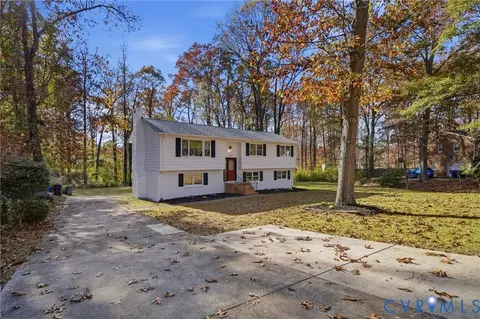 15050 Horseshoe Bend Dr, Chester, VA 23831
