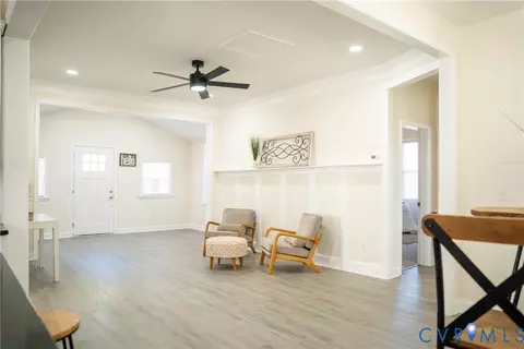 411 N 7th Ave, Hopewell, VA 23860