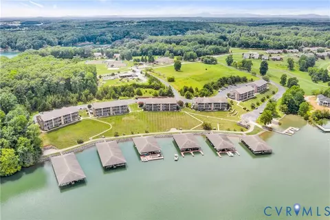 1103 Mariners Way, Huddleston, VA 24104