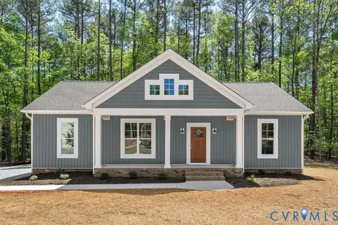 141 Jamestown Ln, Bracey, VA 23919