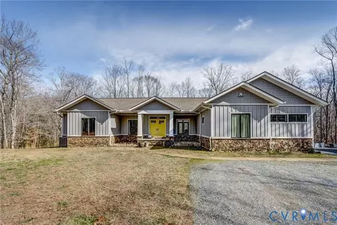 33051 Walnut Grove Farm Ln, Hanover, VA 23069