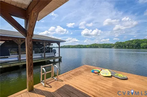21 Browns Point Ln, Bumpass, VA 23024 photo 3