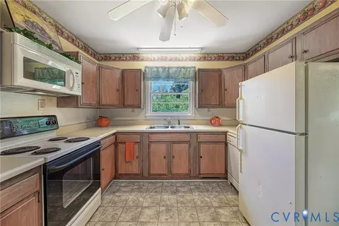 21 Browns Point Ln, Bumpass, VA 23024 photo 30