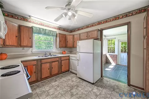 21 Browns Point Ln, Bumpass, VA 23024 photo 31