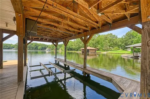 21 Browns Point Ln, Bumpass, VA 23024 photo 13