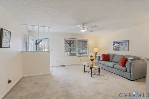 Living - 927 E Courthouse Rd, Blackstone, VA 23824 photo 1 of 2