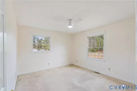 Bedroom - 927 E Courthouse Rd, Blackstone, VA 23824 photo 1 of 5