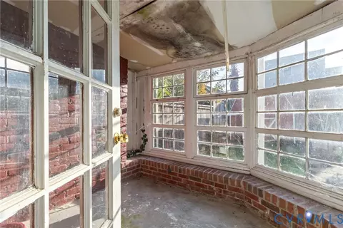 Exterior - 3105 E Broad St, Richmond, VA 23223 photo 5 of 7