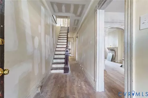 Entry Way - 3105 E Broad St, Richmond, VA 23223 photo 3 of 11