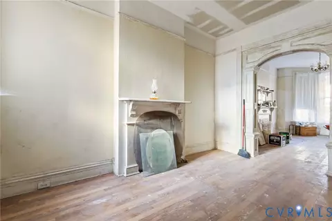 Living - 3105 E Broad St, Richmond, VA 23223 photo 5 of 7