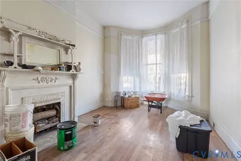 Living - 3105 E Broad St, Richmond, VA 23223 photo 4 of 7