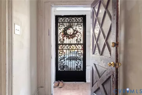 Entry Way - 3105 E Broad St, Richmond, VA 23223 photo 1 of 11