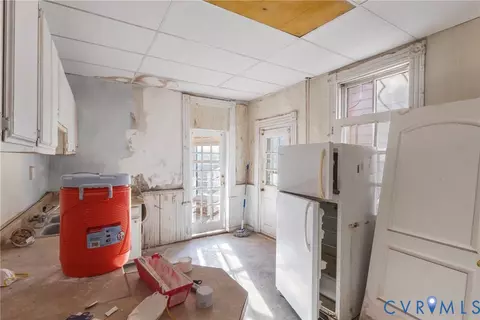 Entry Way - 3105 E Broad St, Richmond, VA 23223 photo 6 of 11