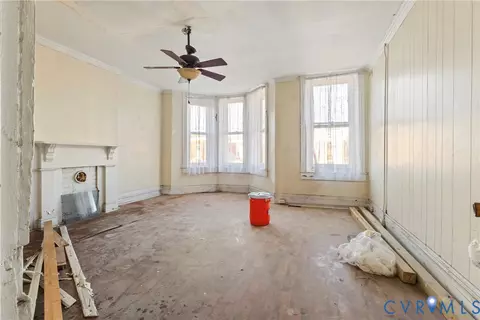 Living - 3105 E Broad St, Richmond, VA 23223 photo 6 of 7