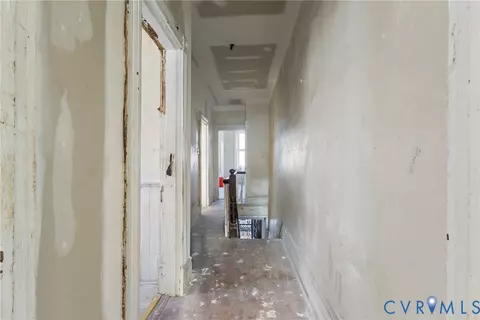 Entry Way - 3105 E Broad St, Richmond, VA 23223 photo 10 of 11
