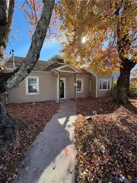 509 S Dillard St, Blackstone, VA 23824